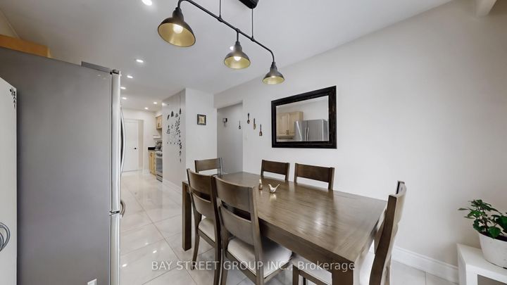 Photo 14 at 20 Camberley Crescent, Brampton North, Brampton