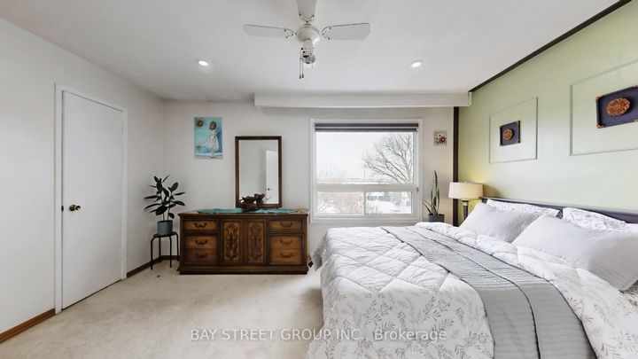 Photo 19 at 20 Camberley Crescent, Brampton North, Brampton