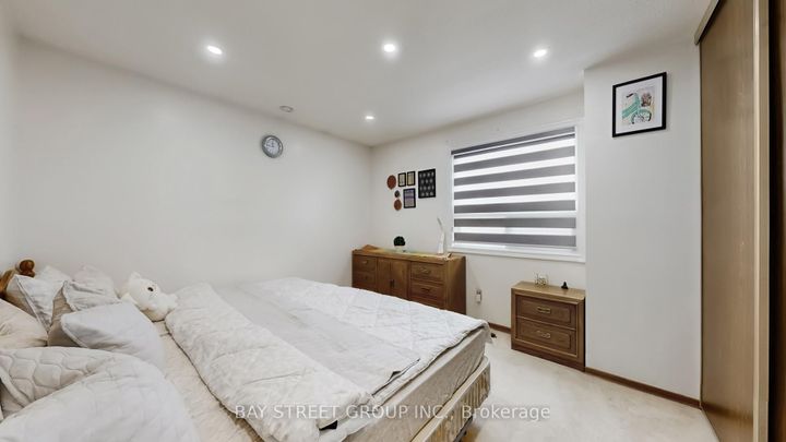 Photo 20 at 20 Camberley Crescent, Brampton North, Brampton