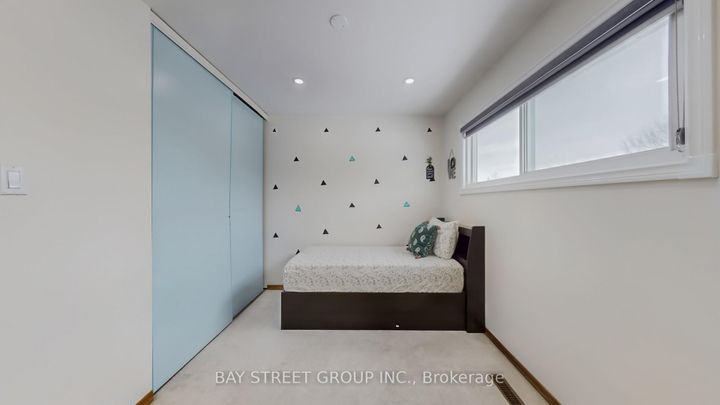 Photo 22 at 20 Camberley Crescent, Brampton North, Brampton