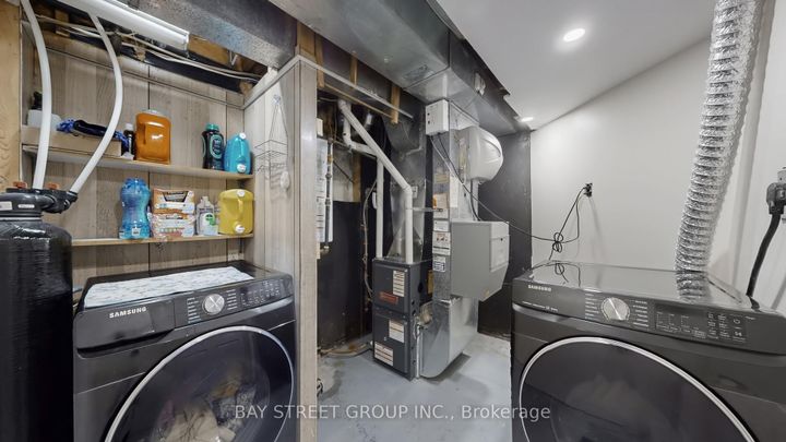 Photo 33 at 20 Camberley Crescent, Brampton North, Brampton