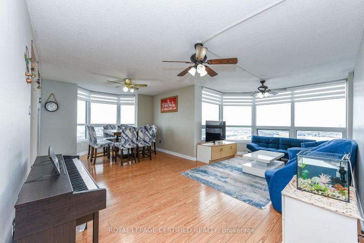 Photo 6 at 2807 - 8 Lisa Street, Queen Street Corridor, Brampton