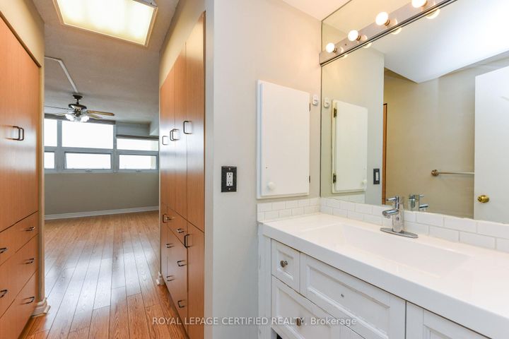 Photo 21 at 2807 - 8 Lisa Street, Queen Street Corridor, Brampton