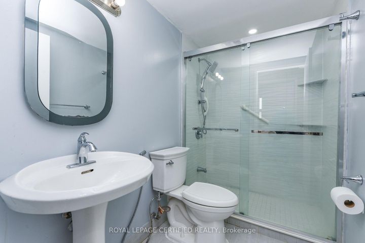 Photo 24 at 2807 - 8 Lisa Street, Queen Street Corridor, Brampton