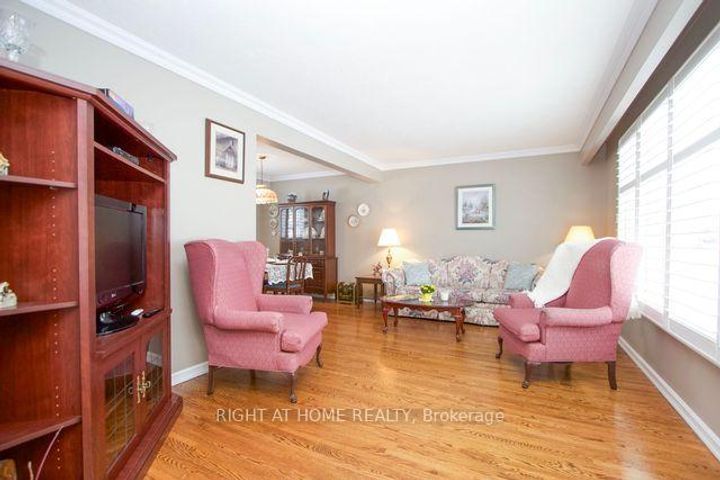 Photo 9 at 295 Central Park Boulevard N, O'Neill, Oshawa