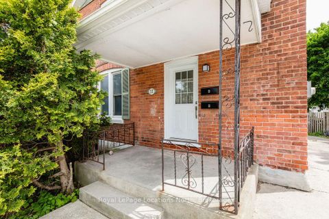 Photo 2 at 37 Ross Street, Sunnidale, Barrie