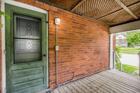 Photo 3 at 37 Ross Street, Sunnidale, Barrie