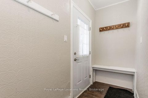 Photo 4 at 37 Ross Street, Sunnidale, Barrie