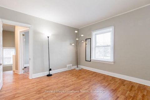 Photo 11 at 37 Ross Street, Sunnidale, Barrie