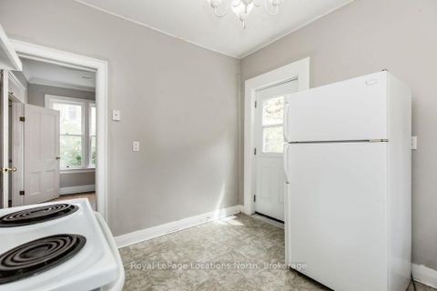 Photo 15 at 37 Ross Street, Sunnidale, Barrie