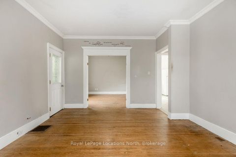 Photo 19 at 37 Ross Street, Sunnidale, Barrie