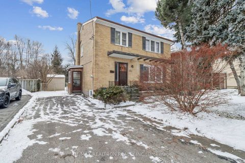 Photo 2 at 139 Yorkview Drive, Willowdale West, Toronto