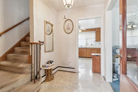 Photo 3 at 139 Yorkview Drive, Willowdale West, Toronto