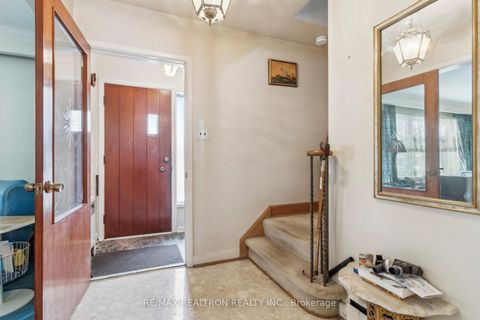 Photo 4 at 139 Yorkview Drive, Willowdale West, Toronto