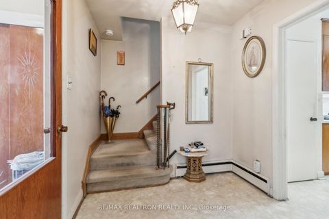Photo 5 at 139 Yorkview Drive, Willowdale West, Toronto