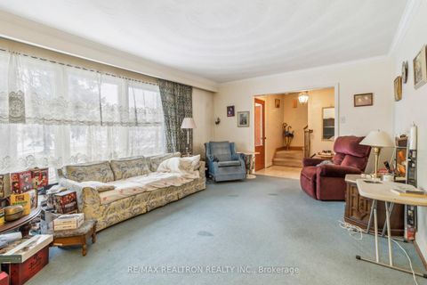 Photo 13 at 139 Yorkview Drive, Willowdale West, Toronto