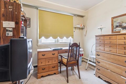 Photo 23 at 139 Yorkview Drive, Willowdale West, Toronto