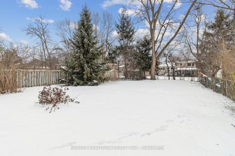 Photo 36 at 139 Yorkview Drive, Willowdale West, Toronto