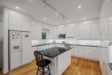 Photo 28 at 50 Park Lane Circle, York Mills, Toronto