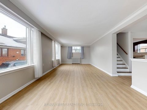 Photo 6 at 16 Upwood Avenue, Rustic, Toronto