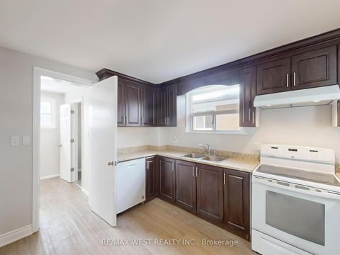 Photo 11 at 16 Upwood Avenue, Rustic, Toronto