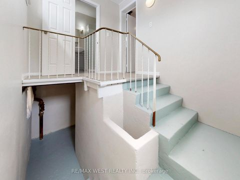 Photo 35 at 16 Upwood Avenue, Rustic, Toronto