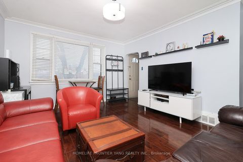 Photo 9 at 30 Silvercrest Avenue, Alderwood, Toronto