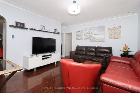 Photo 10 at 30 Silvercrest Avenue, Alderwood, Toronto