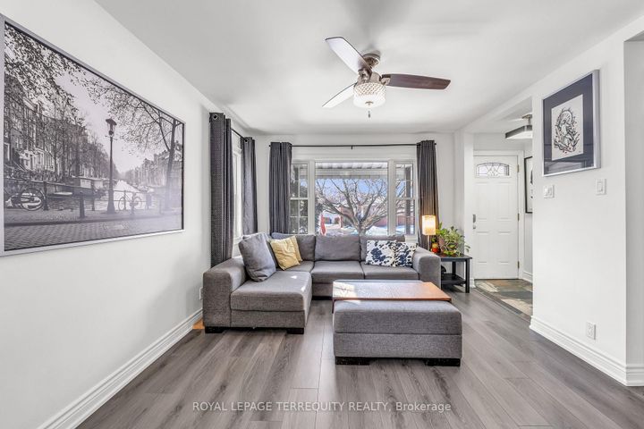 Photo 4 at 5 Acorn Avenue, City Centre West, Toronto