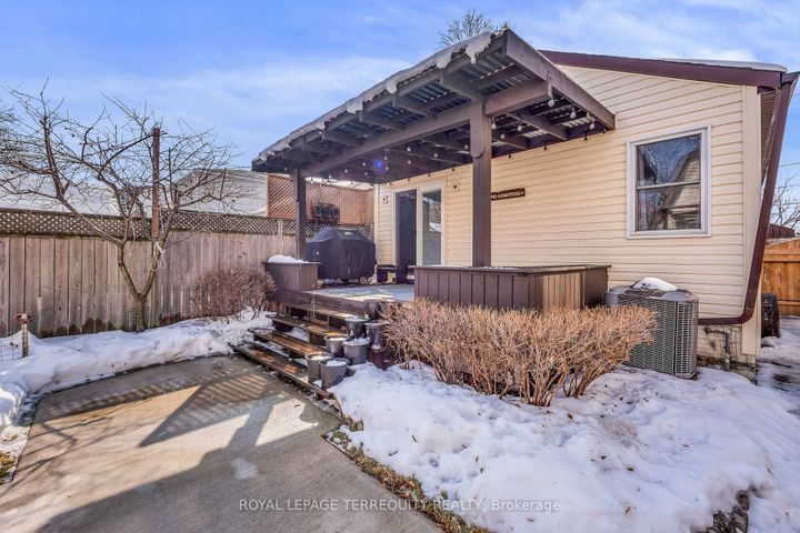 Photo 21 at 5 Acorn Avenue, City Centre West, Toronto