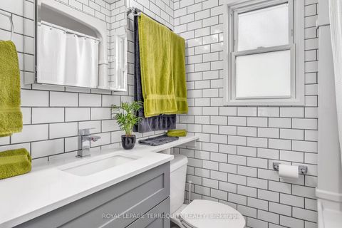 Photo 9 at 5 Acorn Avenue, City Centre West, Toronto