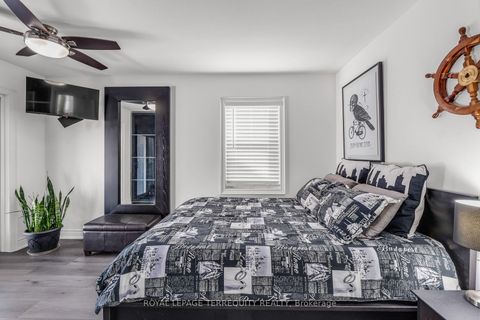 Photo 10 at 5 Acorn Avenue, City Centre West, Toronto