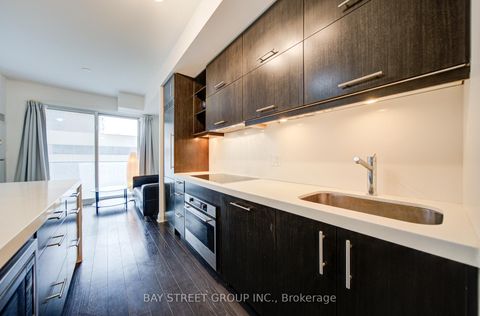 Photo 10 at 1501 - 1080 Bay Street, Bay Street Corridor, Toronto