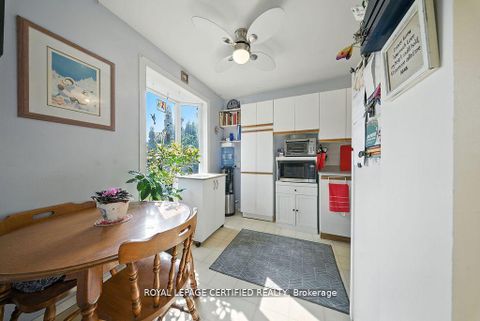 Photo 8 at 386 Handley Crescent, Central Newmarket, Newmarket