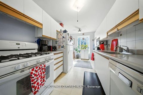 Photo 10 at 386 Handley Crescent, Central Newmarket, Newmarket