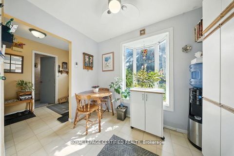 Photo 11 at 386 Handley Crescent, Central Newmarket, Newmarket