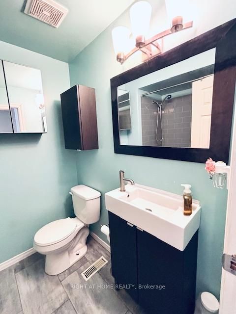 Photo 11 at 7 - 925 Bayly Street, West Shore, Pickering