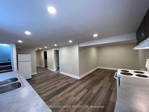 Photo 15 at 48 Connaught Avenue, Newtonbrook West, Toronto