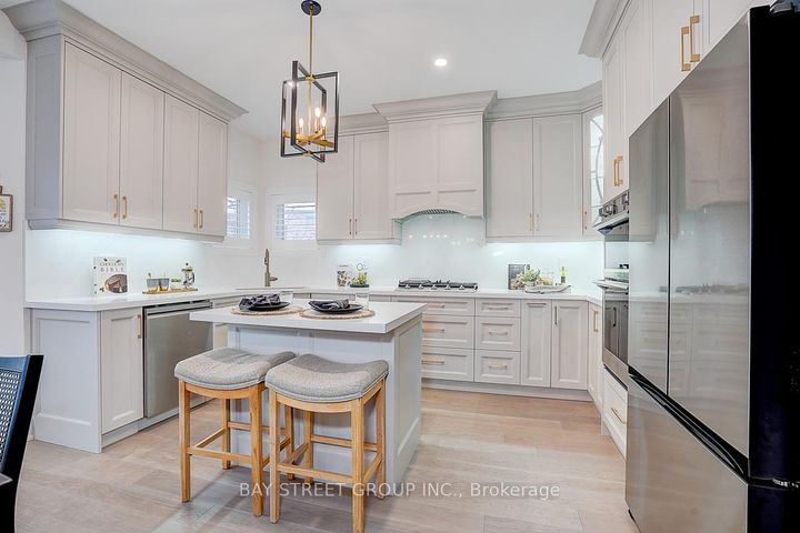 Photo 7 at 10 Kimono Crescent, Rouge Woods, Richmond Hill