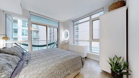 Photo 12 at 311 - 30 Nelson Street, Waterfront Communities C1, Toronto