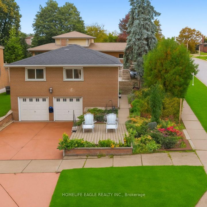 Photo 0 at 14 Lee Avenue, Bradford, Bradford West Gwillimbury