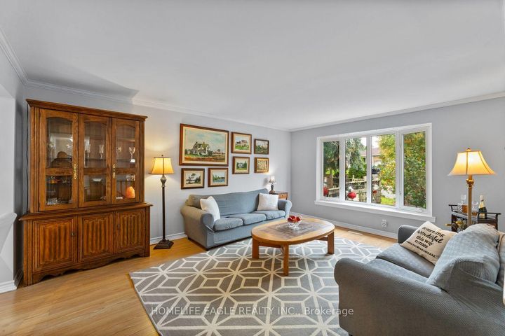 Photo 1 at 14 Lee Avenue, Bradford, Bradford West Gwillimbury