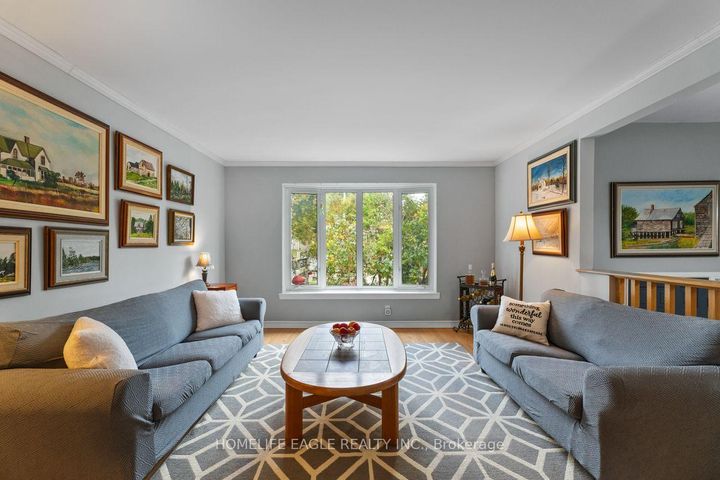 Photo 2 at 14 Lee Avenue, Bradford, Bradford West Gwillimbury