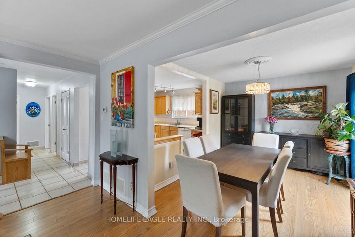 Photo 4 at 14 Lee Avenue, Bradford, Bradford West Gwillimbury