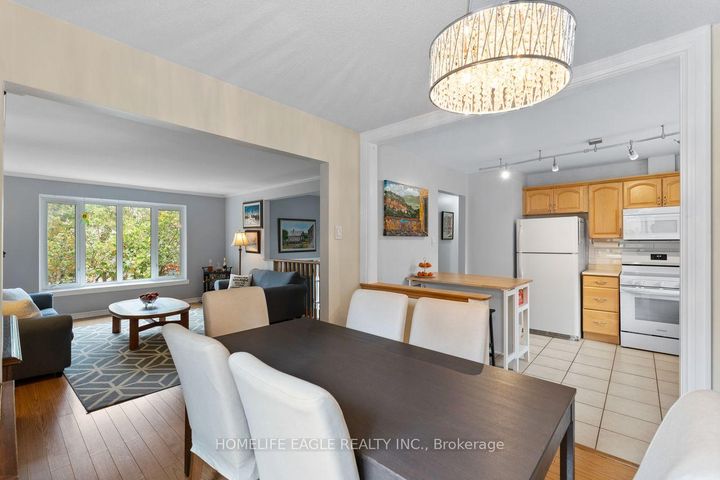 Photo 5 at 14 Lee Avenue, Bradford, Bradford West Gwillimbury