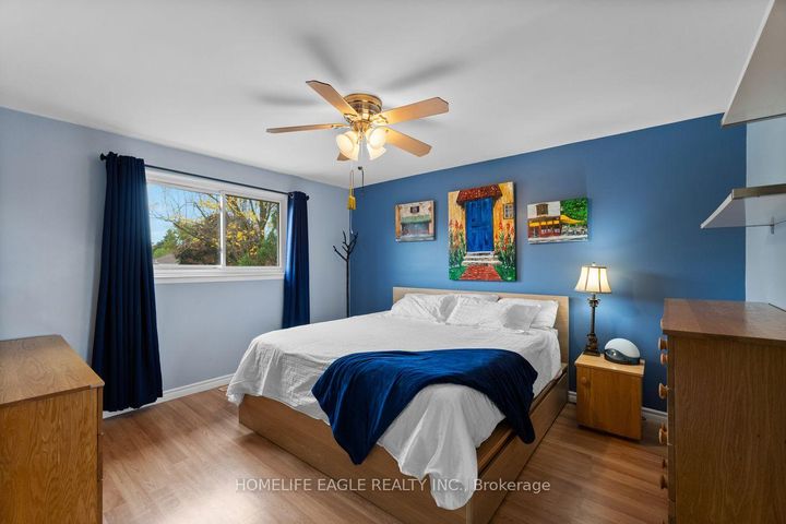 Photo 8 at 14 Lee Avenue, Bradford, Bradford West Gwillimbury