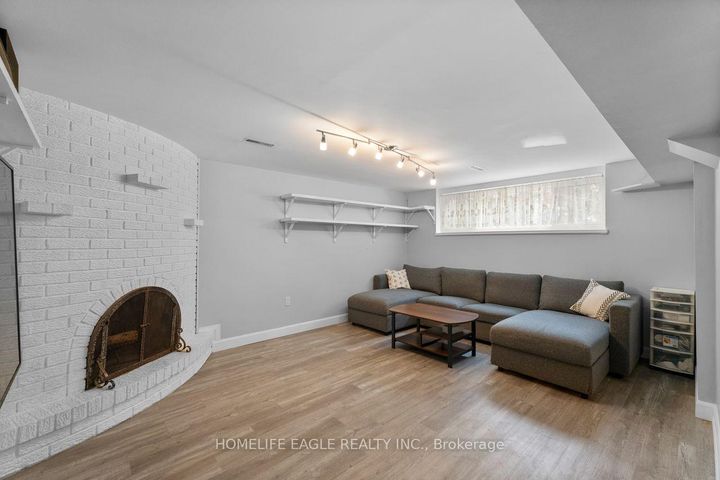 Photo 17 at 14 Lee Avenue, Bradford, Bradford West Gwillimbury