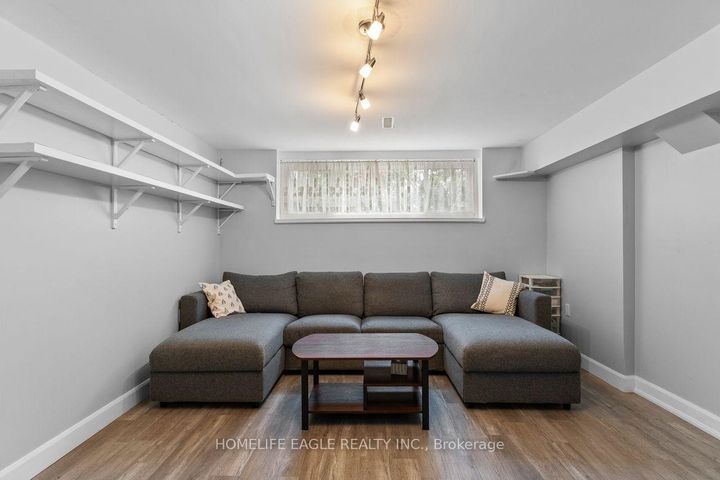 Photo 18 at 14 Lee Avenue, Bradford, Bradford West Gwillimbury