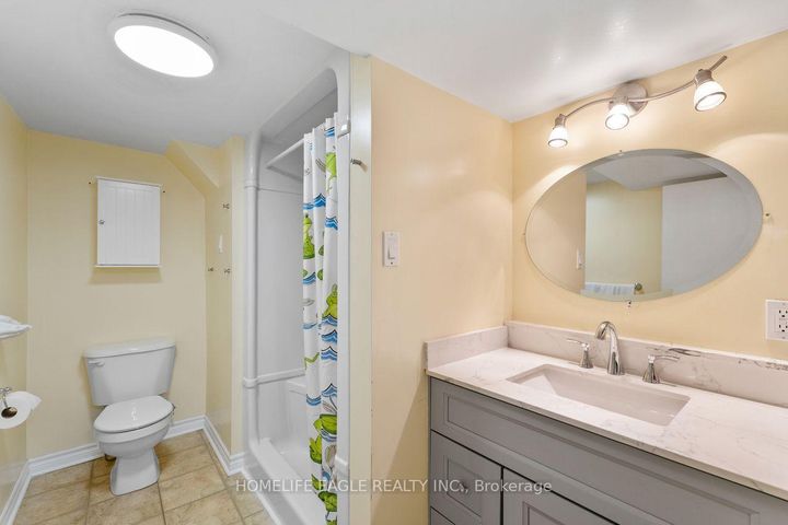 Photo 21 at 14 Lee Avenue, Bradford, Bradford West Gwillimbury