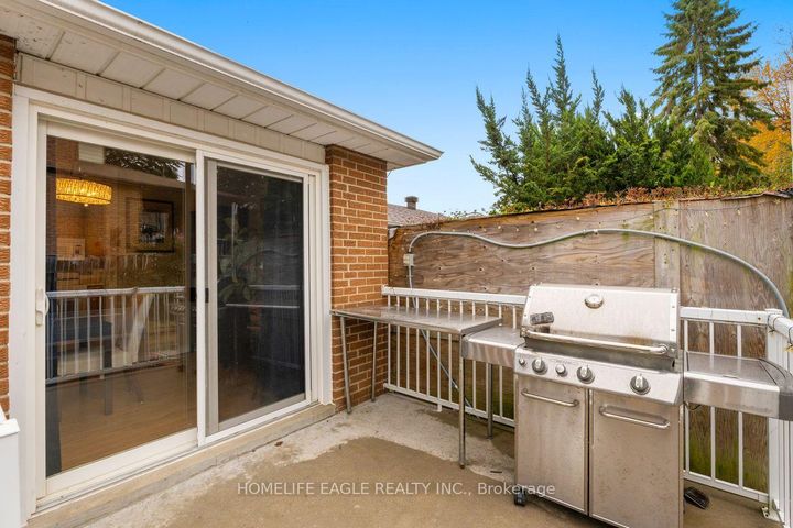 Photo 22 at 14 Lee Avenue, Bradford, Bradford West Gwillimbury